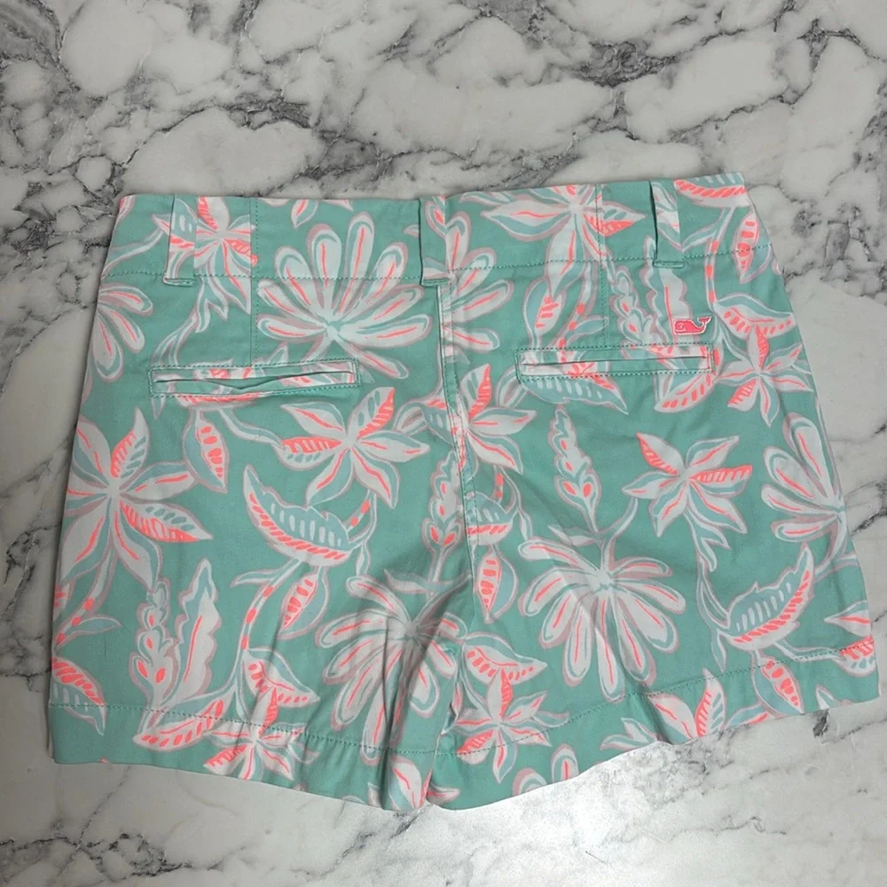 Girls Vineyard Vines shorts
Size 10 - Picture 2 of 4